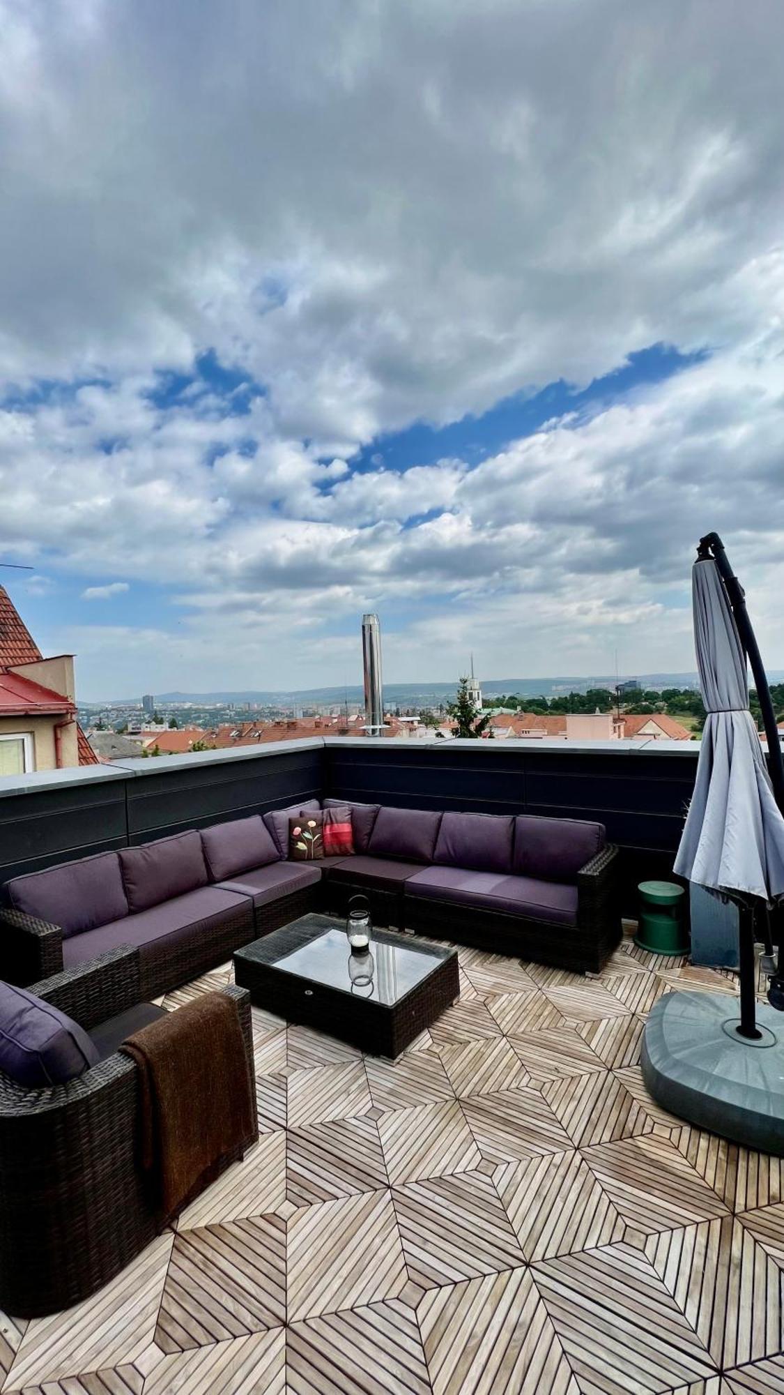 Apartman Se Saunou A Terasou S Vyhledem Na 布尔诺 外观 照片