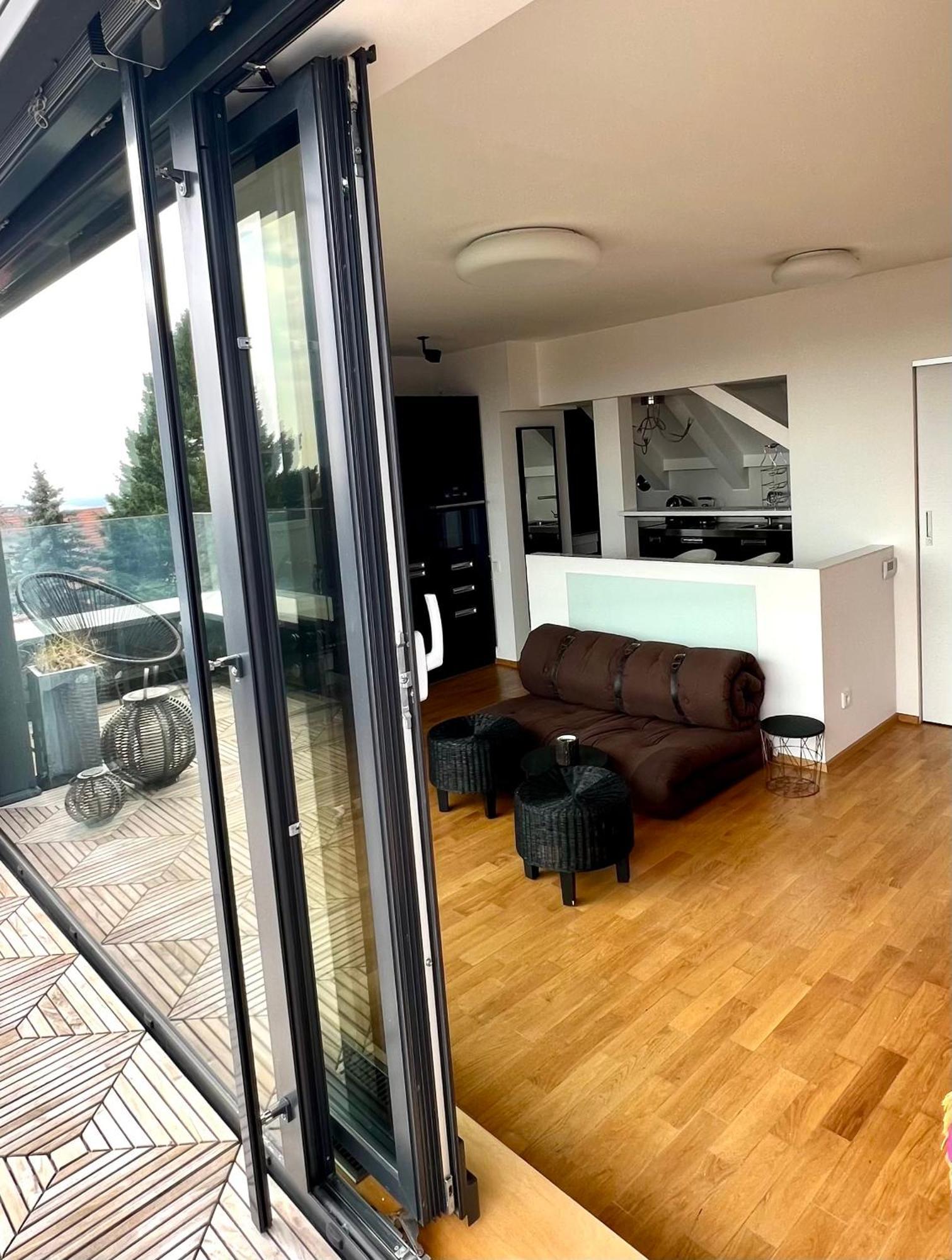 Apartman Se Saunou A Terasou S Vyhledem Na 布尔诺 外观 照片