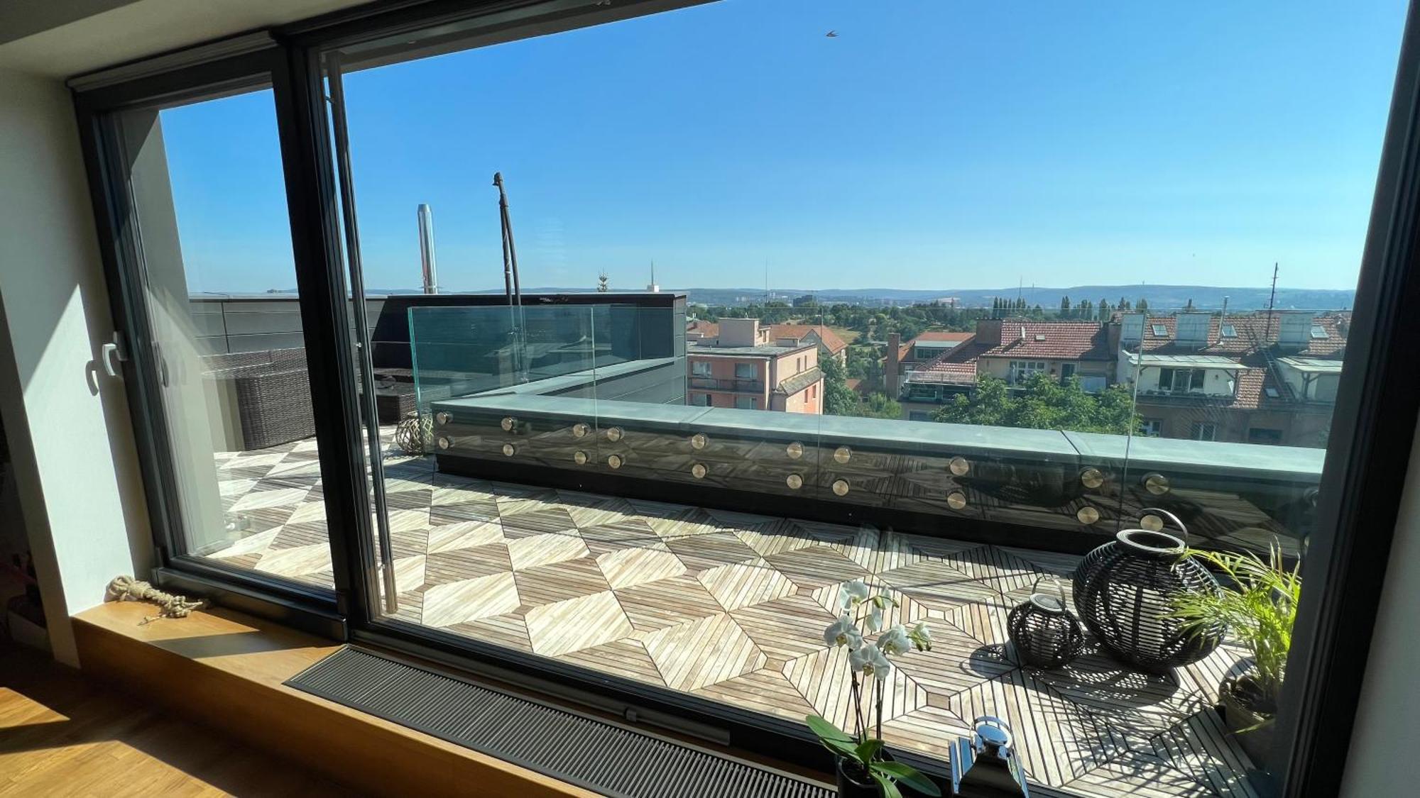 Apartman Se Saunou A Terasou S Vyhledem Na 布尔诺 外观 照片